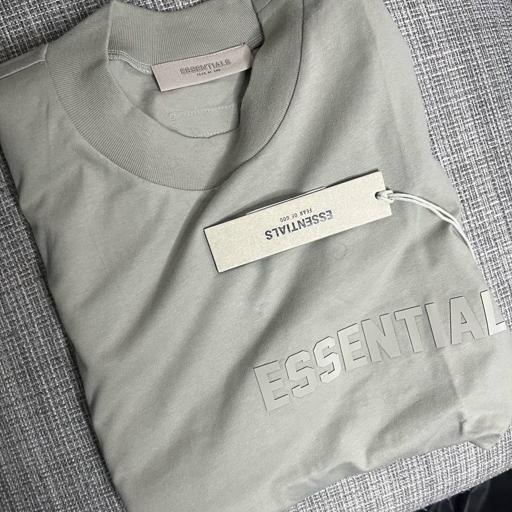 Essentials Fear of God Seal color shirt